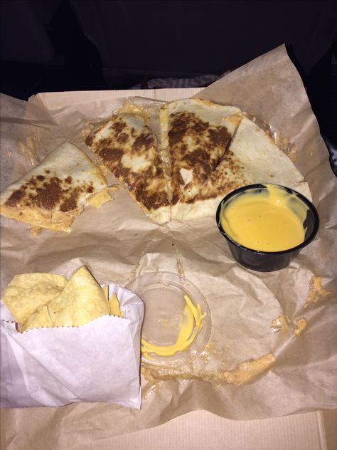 Taco Bell Photography, Taco Bell Aesthetic, Taco Bell Food, Bell Aesthetic, Taco Bell Quesadilla, Taco Bell Recipes, Food Babe, Food Therapy, Healthy Lifestyle Food