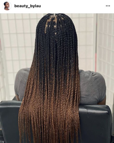 Half Black Half Brown Box Braids, Knotless Box Braids Two Toned, Brown Ombre Knotless Box Braids, Knotless Braids Ombre Brown, Black Braids Brown Highlights, Black To Brown Box Braids, Black And Brown Ombre Knotless Braids, Black Brown Ombre Box Braids, Small Ombre Knotless Box Braids