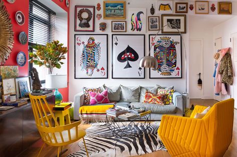 Maximalist Apartment, Estilo Kitsch, Maximalist Interior, Milan Furniture, Colorful Apartment, Maximalist Home, Apartment Decoration, Colourful Living Room, Maximalist Decor