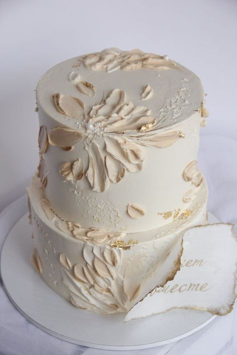 Champagne Colored Cake, Beige Cake Aesthetic, Tan Wedding Cake, Cake For Wedding Anniversary, Cake For Wedding, Textured Wedding Cakes, Wedding Cake Cake, Elegant Cake Design, Small Wedding Cakes