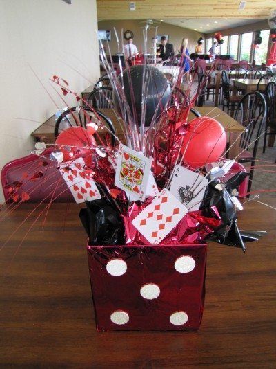 Casino Centerpiece, Lottery Tree, Casino Themed Centerpieces, Basket Raffle, Fundraiser Baskets, Raffle Ideas, Auction Basket, Auction Baskets, Royal Theme