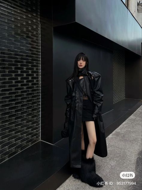 Winter Korean Outfits Street Style Women, Spring Outfit Asian, Paris Fashion Week Outfit Ideas, Chinese Futuristic Fashion, Futuristic Winter Fashion, Winter Outfits Chinese, Itachi Outfit, Long Coat Outfit Winter, Large Bag Outfit