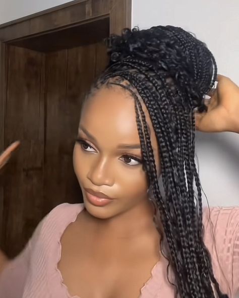 Hairstyles For Holiday, Nigerian Hairstyles, Nigerian Braids, Female Hairstyles, Walpaper Hello Kitty, Graduation Hairstyles, Protective Hairstyles, Show Me, Locs