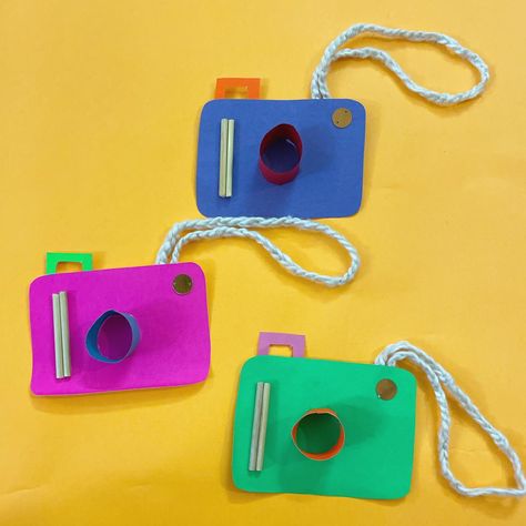 Easy camera craft for preschoolers 📷 📸. #KidsCrafts #ILoveMyMom #CreativeKids #CraftyKids #DIYKids #BestOutOfWaste #EcoFriendlyCrafts #SustainableCrafts #cameracraft #KidsArt #ArtForKids #CraftIdeasForKids #ToddlerCrafts #EducationalCrafts #kidsactivities #kids #kidsofinstagram #learningthroughplay #preschool #earlylearning #montessori #kidscrafts #children #preschoolactivities #toddleractivities #homeschool #parenting #homeschooling #playbasedlearning Camera Craft Preschool, Camera Crafts, Ecofriendly Crafts, Craft For Preschoolers, Boy School, Simple Camera, Playbased Learning, Kindergarten Learning Activities, Camera Art