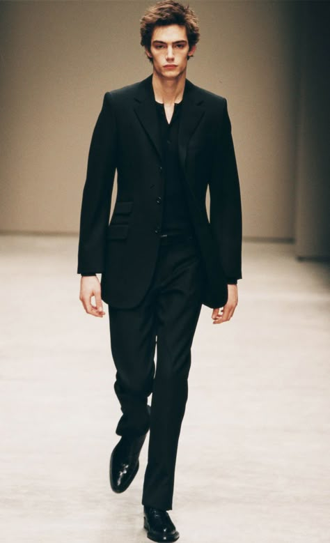 FW 2001 Menswear | PRADA Prada Outfit Men, Italian Summer Outfits Men, Prada Menswear, Italian Summer Outfits, Retro Suits, Black Men Fashion Urban, Run Through, Lakme Fashion Week, Italian Summer