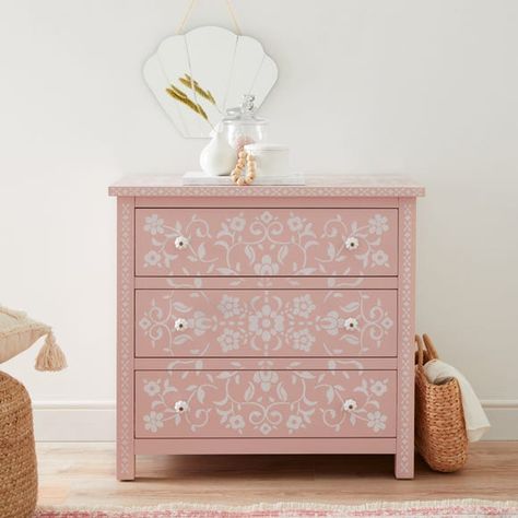 Pink Bedroom Accessories, Chest Of Drawers Decor, Bedroom 2022, Pink Drawers, Blush Pink Bedroom, Wood Cottage, Upcycle Storage, Decorated Furniture, Furniture Upcycling