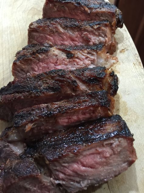 #NewYorkstrip #weber #kingsford Sous Vide Ribeye, Steak Toppings, Venison Backstrap, Sirloin Tips, Strip Steak, Steak Dinner, Pan Seared, Steak Recipes, Easy Salads