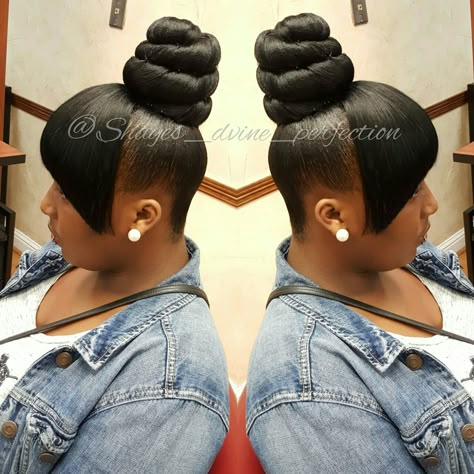 T O P     K N O T    B U N #TopKnotBun #IceCreamTop #NinjaBun #Slay #ShayesDvinePerfection #ArlingtonStylist  IG@Shayes_dvine_perfection Book online at; ➡Www.styleseat.com/shalandawilliams2 Top Bun Hairstyles For Black Women, Black Updo Hairstyles, Matrix Hairstyle, Beyonce Hair, Black Hair Updo Hairstyles, Bangs Ponytail, Tan Skin Blonde Hair, Weave Ponytail Hairstyles, Ponytail Updo