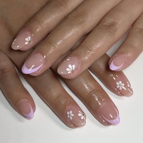 Short Rounded Acrylic Nails, Round Nail Designs, Rounded Acrylic Nails, Simple Gel Nails, Summery Nails, Almond Shape Nails, French Tip Acrylic Nails, Girly Acrylic Nails, Almond Nails Designs