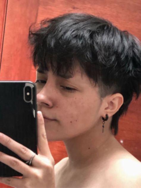 Haircut Wolf, Ftm Haircuts, Haircut Guide, Oblong Face, Androgynous Hair, Haircut 2024, Mullet Haircut, Haircut Style, Mens Haircut