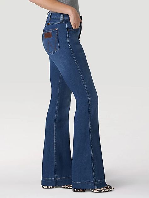 Women's Wrangler Retro® High Rise Trouser Jean Wrangler Jeans Women's, Wrangler Women, Looks Country, Retro Jeans, Western Store, Wide Trousers, Western Look, Cowgirl Western, Medium Wash Jeans