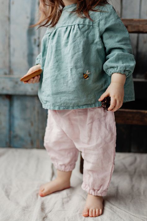 Linen Shirt Peppermint Green Baby Tunic Washed Linen Hand Baby Tunic, Baby Mode, Organic Kids Clothes, Green Tunic, Shirt Embroidery, Linen Tunic, Trendy Baby, Baby Outfits, Baby Shirts