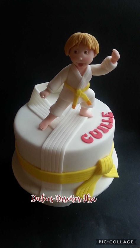 Taekwondo Cake Ideas, Karate Cake Ideas, Taekwondo Cake, Karate Cake, Karate Birthday, Sport Cakes, Karate Girl, Boy Birthday Cake, Cakes For Boys