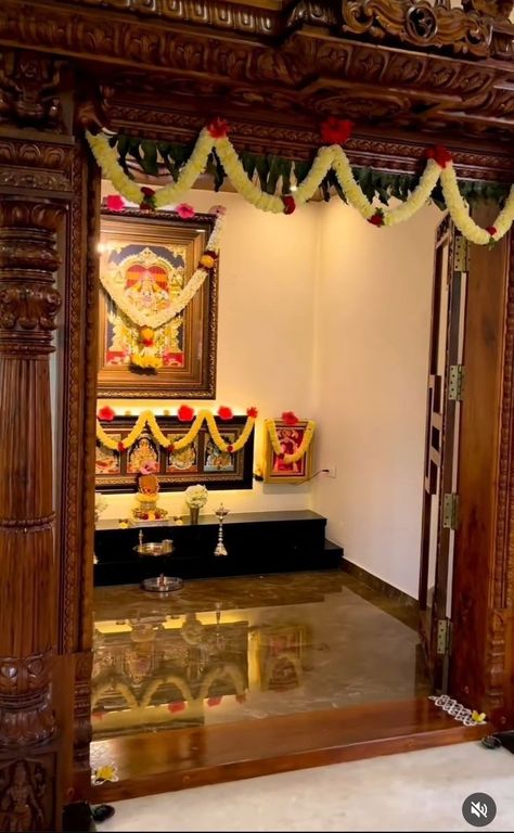 Pooja Door Design, Indian Room Decor, India Home Decor, Temple Design For Home, Indian Home Design, Interior Design Your Home, Indian Home Interior, Pooja Room Door Design, Kerala House Design