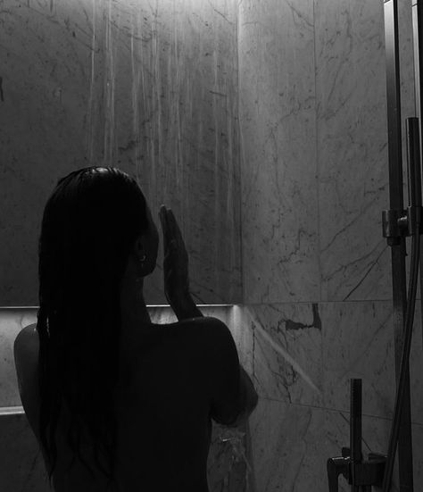 Girl Shower Aesthetic Ideas, Shower Pic Aesthetic, Shower Astethic, Shower Aesthetic Girl, Shower Pic Ideas, Aesthetic Shower Pictures, Girls In Shower, Shower Aesthetic, Shower Pictures