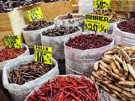 Beyond all of the amazing Mexican items there are to experience at La Merced… Mexico City Food, Mexican Market, Aztec Empire, States And Capitals, Mexico Food, Poached Chicken, City Market, Food Market, Food Tours