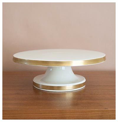 awesome How to Pick Gold Wedding Cake Stand for a Great Moment Check more at http://jharlowweddingplanning.com/how-to-pick-gold-wedding-cake-stand-for-a-great-moment Gold Wedding Cake Stand, Hollywood Regency Wedding, Wedding Cake Stand Gold, Gold And White Cake, White And Gold Wedding Cake, Regency Wedding, Gold Cake Stand, Wedding Cake Stand, Fall Cakes