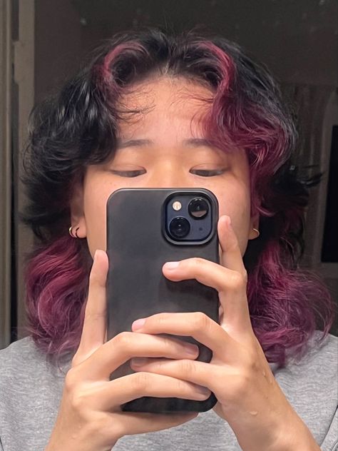 Interesting Hair Color Ideas, Dyed Masc Hair, Mullet With Dyed Ends, Short Mullet Hair Color Ideas, Hairstyles For Mullet Hair, Peekaboo Mullet, Partial Hair Dye, Underdye Hair Short, Dyed Wolfcut