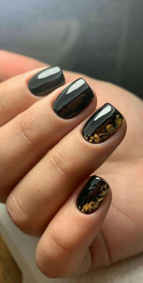 Nails 2023 Trends Winter Black, Builder Gel Nail Art Designs, Black Elegant Nails Sparkle, Black Nails With Gold Flakes, Black With Gold Nails, Nye Nails 2022, Black Autumn Nails, Nail Ideas Black, Classy Black Nails