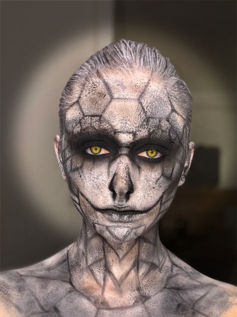 Snake makeup, Halloween makeup, horror makeup Snake Sfx Makeup, Halloween Makeup Horror, Snake Makeup, Haunt Makeup, Creepy Makeup, Horror Makeup, Scary Makeup, Look Books, Sfx Makeup