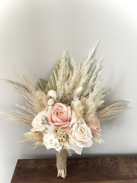 Pink Boho Bridal Bouquet, Pompous Grass Bouquet Wedding, Neutral Blush Bridal Bouquet, Boho Pink Bouquet, Pink Boho Wedding Bouquet, Peonies And Pampas Bouquet, Beach Wedding Bouquet Ideas Blush Pink, Diy Boho Bridal Bouquet, Boho Dried Flower Bouquet