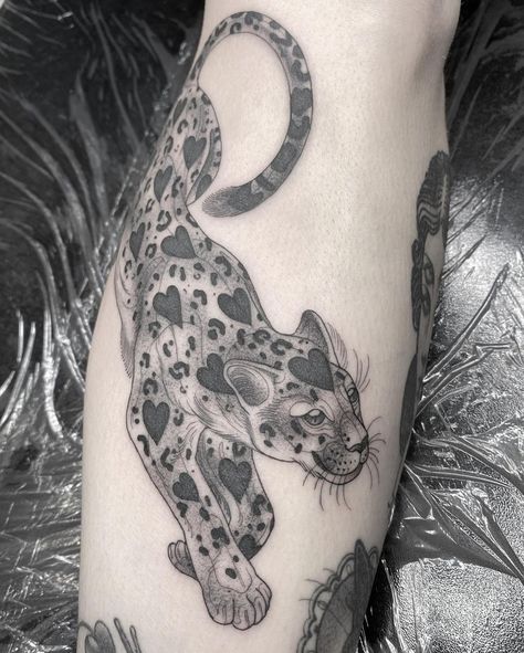 A huge welcome to @amyvsavage to the love Hope sponsored team! Not only a fantastic artist but incredibly nice to get to know so go drop her a follow and check out her work #tattoo #tattooist #lovehope #lovehopetattoocare Traditional Panther, Traditional Panther Tattoo, Hope Tattoo, Mary Art, Tattoo Filler, Panther Tattoo, Work Tattoo, Instagram Tattoo, Tattoo Parlors