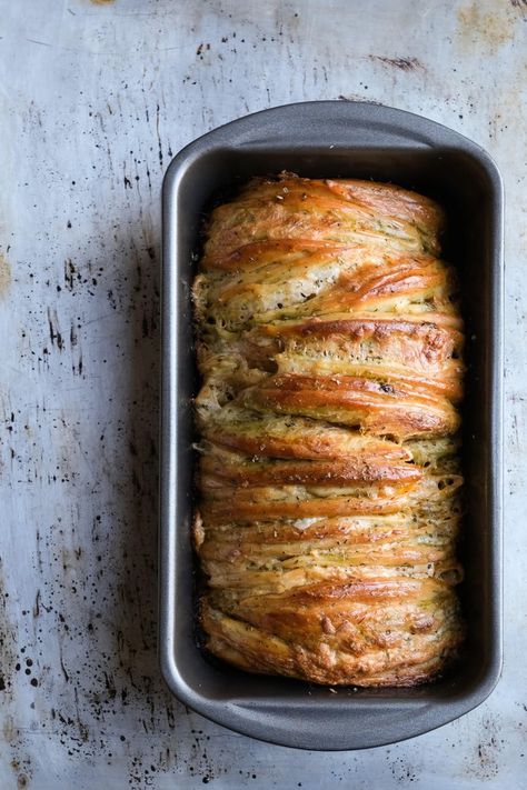 I Tried Nadiya Hussain’s Pull-Apart Pizza Bread and It’s A Delicious Showstopper Nadiya Bakes, Nadiya Hussain Recipes, Pepperoni Bread, Pull Apart Pizza, Pull Apart Pizza Bread, Pizza Bread Recipe, Nadiya Hussain, Great British Baking Show, British Baking Show