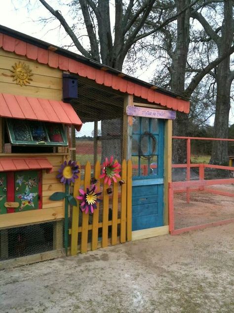 Chicken Coop, cute!! Cute Coop Ideas, Colourful Chicken Coop, Cute Chicken Coop Painting Ideas, Themed Chicken Coop, Colorful Chicken Coop, Extended Garage, Cute Chicken Coops, Hen Farm, Chicken Pen