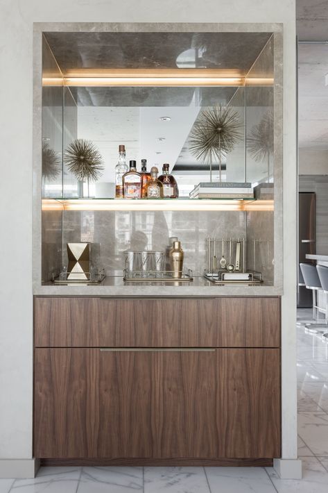 Thompson Hotel Private Suite Modern Home in Toronto, Ontario, Canada… on Dwell Small Home Bar Ideas, Modern Home Bar Designs, Small Bars For Home, Bar Nook, Thompson Hotel, Home Bar Cabinet, Home Bar Rooms, Modern Home Bar, Bar Ceilings