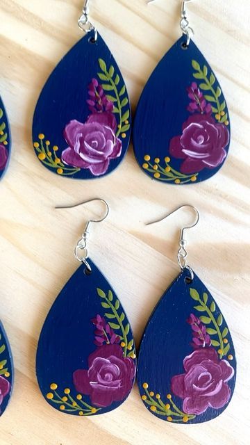 Paintings by Mary on Instagram: "To know me is to know I like to paint. #painting #paintedearrings #handpainted #paintobsessed #navyandpurple #paintedflorals" Chain Painting, Hand Painted Earrings Wood, Mdf Earrings, Jewelry Painting, Jewellery Tutorial, Painted Ideas, Wood Art Diy, Handmade Clay Jewelry, Beautiful Oil Paintings