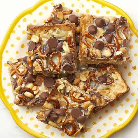 magic bars Pretzel Cookie Bars, Pretzel Bars, Fall Cookie Recipes, Pretzel Cookies, Baked Sweets, Magic Bars, Condensed Milk Recipes, Hot Chocolate Cookies, Thanksgiving Cookies