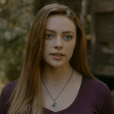 Astoria Malfoy, The Legacies, Daniella Rose, Legacy Tv Series, College Outfits Winter, Fake Life, Loving Him Was Red, Michelle Trachtenberg, Tortured Soul