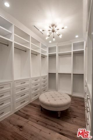 Dressing Closet, Skjulte Rum, Master Closet Design, House Closet, Dressing Room Closet, Walking Closet, Dream Closet Design, Walk In Closet Design, Closet Design Layout