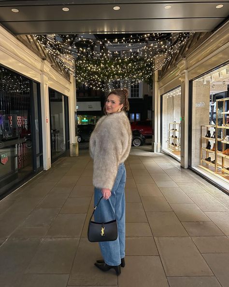 wine & dine 🍷 | Instagram Sophie Suchan, September 21, Wine And Dine, Winter Style, Discount Code, Fur Coat, Winter Fashion, Wine, Clothes