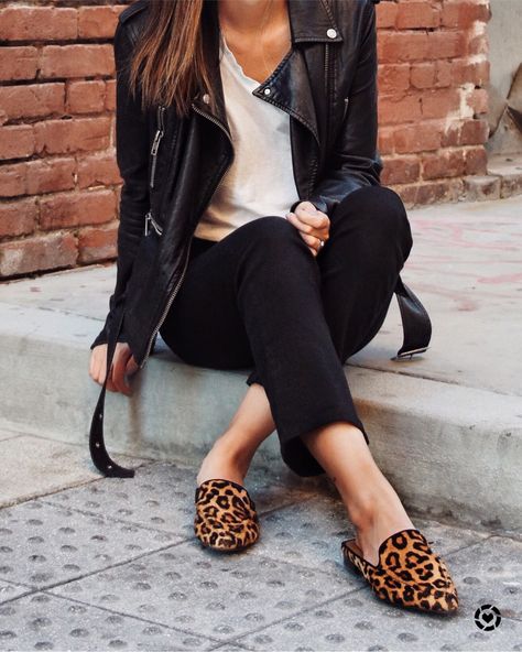 Animal print Cheetah mules under $55 Cheetah Print Shoes Outfit, Animal Print Shoes Outfit, Leopard Print Shoes Outfit, Zapatos Animal Print, Leopard Shoes Outfit, Mule Shoes Outfit, Zebra Print Shoes, Mules Outfit, Cheetah Print Shoes