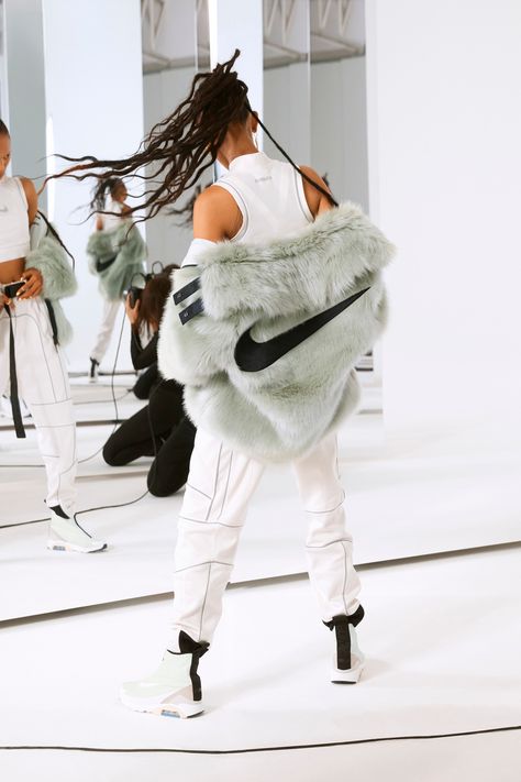 AMBUSH x Nike Collaboration Official Look Collaborative Collab Clothing Fashion Footwear Collection Lookbook Behind The Scenes BTS Fashion Show Outfit, Nike X Ambush, Air Max 180, Shoes Ideas, Nike Outfits, Womens Fashion Trends, Fur Jacket, Sport Fashion, Trendy Fashion