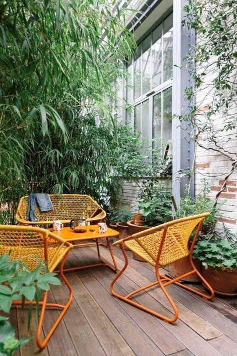 Saved from ArchiExpo Small Balconies, Concrete Patios, Apartment Patio, Privacy Screen Outdoor, Contemporary Garden, Modern Outdoor Furniture, Garden Furniture Sets, Patio Spaces, Garden Seating