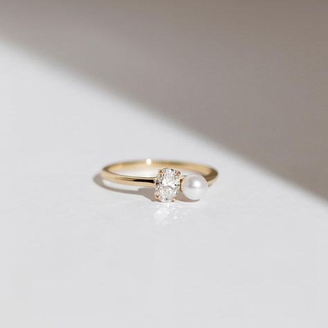 Introducing a new iteration of our Duet Ring with a oval diamond ✨ Duet, our take on a modern Toi et Moi ring. ‘Toi et Moi’ is French for… | Instagram Unique Stone Engagement Rings, Souls Meeting, Senior Rings, Sitting Side By Side, Small Engagement Rings, Simple Diamond Ring, Pearl Wedding Ring, Two Lovers, Cute Engagement Rings