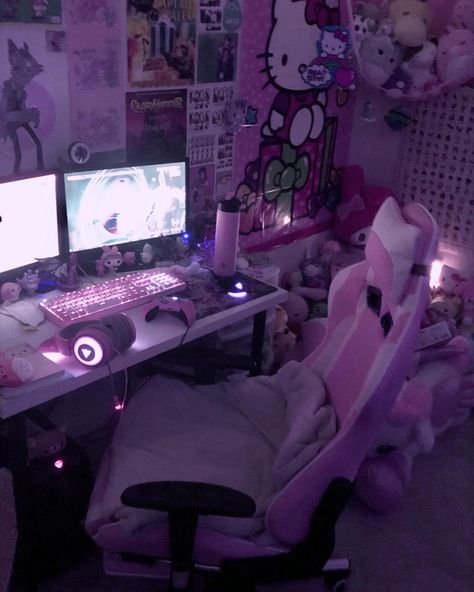 Gaming Room Setup Hello Kitty, Y2k Gaming Setup, Hello Kitty Pc Setup, Kuromi Gaming Setup, Pink And Black Gaming Setup, Cute Gamer Room, Cute Pc Setup, Cute Gaming Setup, Gamer Girl Room