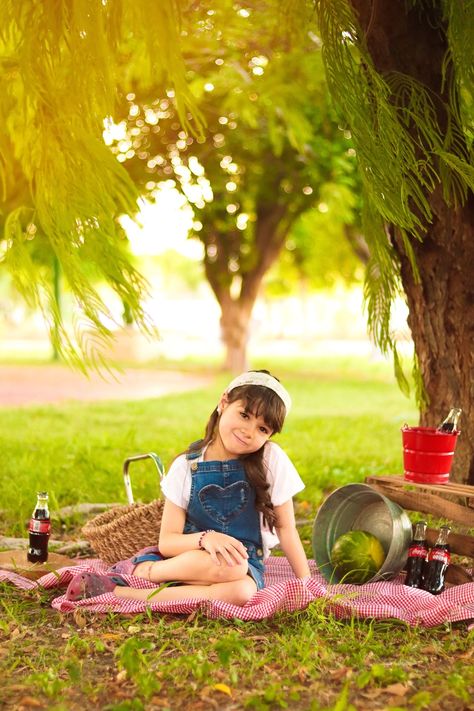 Picnic Shoot, Picnic Photo Shoot, Watermelon Day, Picnic Photoshoot, Picnic Outdoor, Photography Basics, Mini Session, Mini Sessions