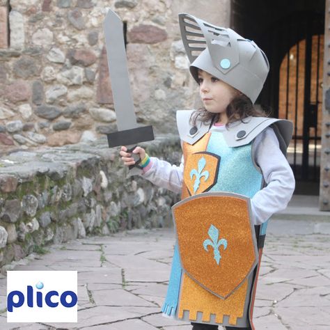 Arte, Artesania y Manualidades: Como hacer un disfraz de caballero con Goma Eva y ... Castle Party, Knight Party, Purim, Robin Hood, Diy Costumes, Diy Toys, Kids Costumes, Kids Gifts, 5th Birthday