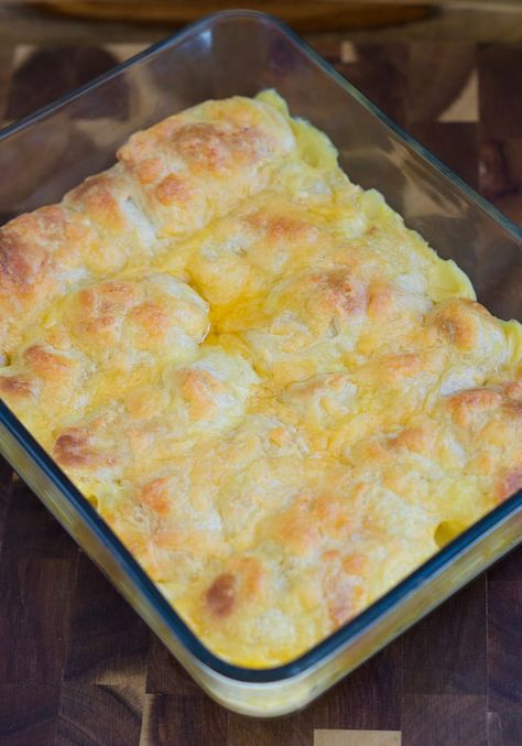 Crescent Roll Recipes Chicken, Cream Of Chicken Sauce, Chicken Crescent Roll Casserole, Pillsbury Crescent Roll Recipes, Crescent Roll Recipes Dinner, Crescent Roll Casserole, Recipes Using Crescent Rolls, Chicken Crescent Rolls, Chicken Crescent