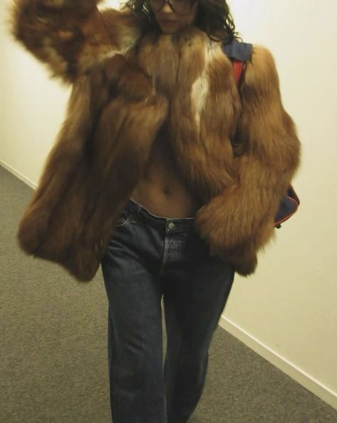 Kylie Jenner, Fur Coat, Faux Fur, Long Sleeve