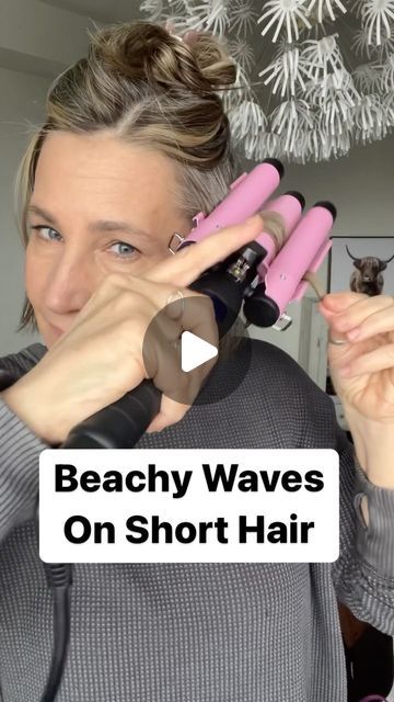 Crimp Short Hair Bobs, Chin Length Beach Waves, Hair Waver Styles Short, Beach Waves On Bob Hair, How To Do Soft Waves On Short Hair, Waves On Bob Hairstyle, Curling Iron For Short Hair Bobs, Beachy Curls Short Hair, Bob Crimped Hair