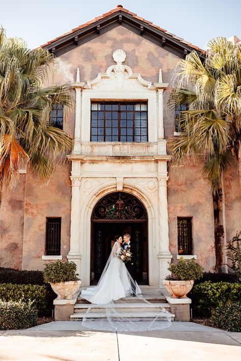 Emerald Elegance at The Howey Mansion - Orange Blossom Bride The Howey Mansion Wedding, Howey Mansion Wedding, Howey Mansion, Emerald Wedding Colors, Moody Style, Hunter Wedding, Orlando Wedding Venues, Emerald Green Weddings, Florida Wedding Venues