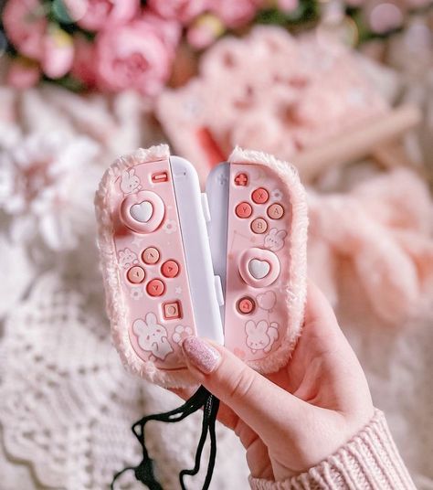 Geekshare Nintendo Switch, Nintendo Switch Thumb Grips, Aesthetic Electronics, Gaming Corner, Oled Switch, Pastel Punk, Cozy Gaming, Nintendo Switch Case, Kawaii Games