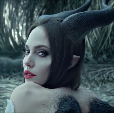 Maleficent Art, Maleficent Mistress Of Evil, Maleficent 2, Maleficent Movie, Angelina Jolie Maleficent, Mistress Of Evil, Disney Maleficent, Disney Tattoo, Disney Live Action