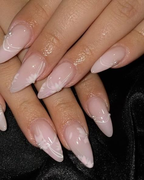 Sharp Nails Short, Short Sharp Almond Nails, Almond Ombre French Nails, Nails Sharp Almond, Short Sharp Nails, Almond Nails Medium Length, Almond Nails Ombre, Sharp Almond Nails, Ombre Almond Nails