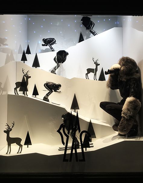 Winter Window shop display Winter Window Display, Christmas Shop Window, Holiday Window Display, Visual Merchandiser, Decoration Vitrine, Store Window Displays, Christmas Window Display, Window Display Design, Winter Window