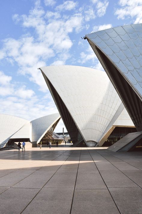 Melbourne Trip, Sydney Photography, Melbourne Architecture, House Australia, Australian Continent, Sydney Travel, Ayers Rock, Jewish Museum, Fashion Artwork